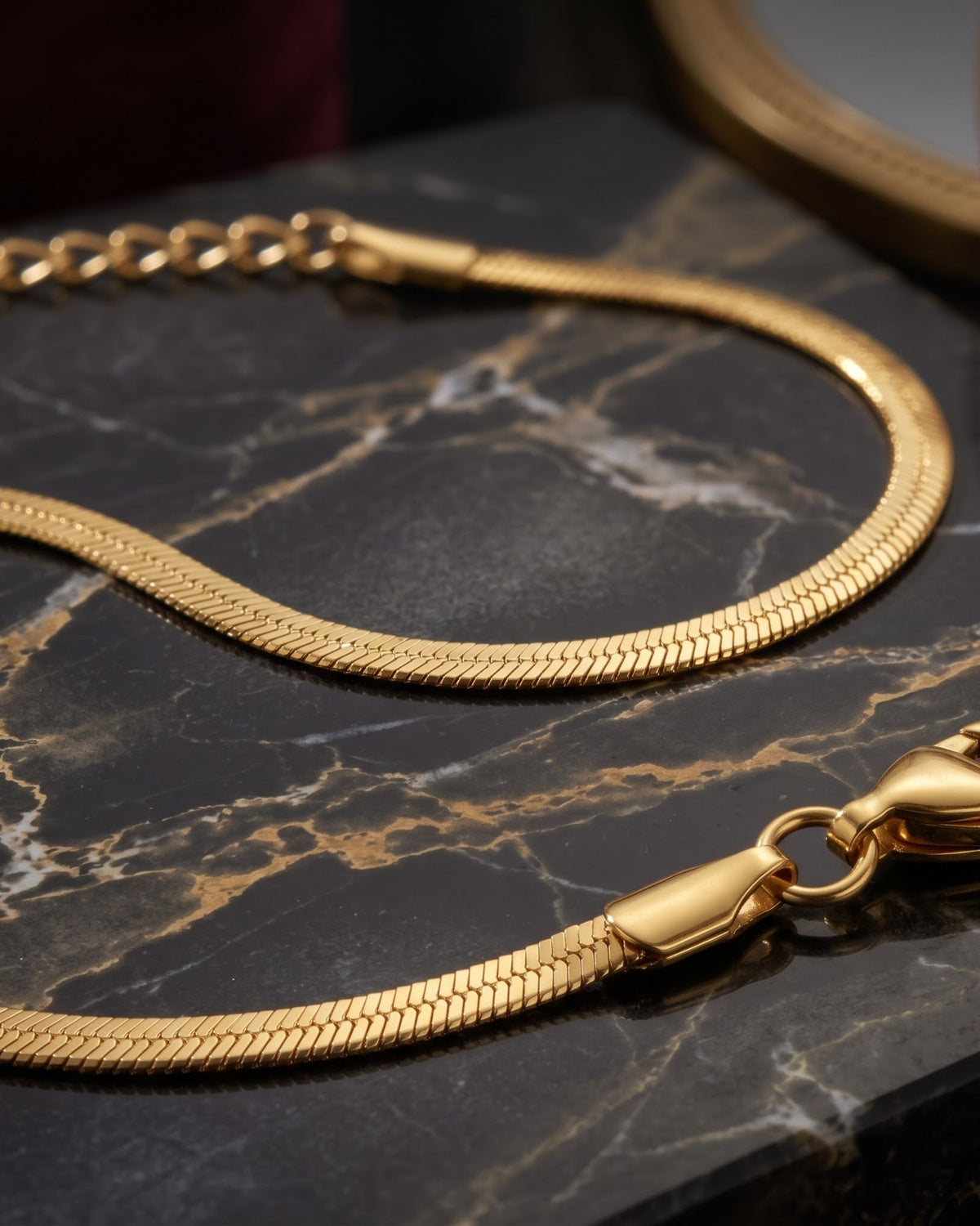 Solvari Herringbone Chain Anklet - Close-up Detail Shot