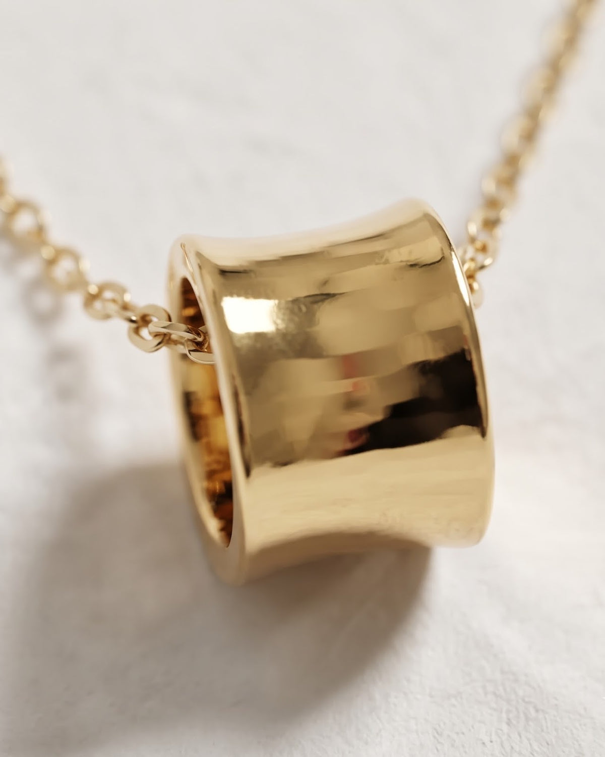 Solyria Drum Pendant Necklace – Cinematic shot