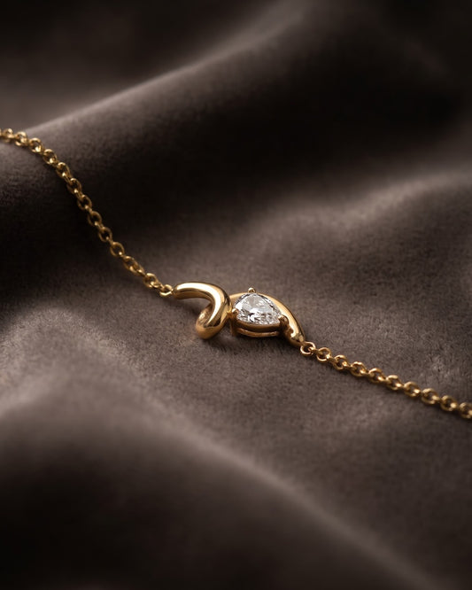 Solette Wave Solitaire Chain Bracelet — hero shot