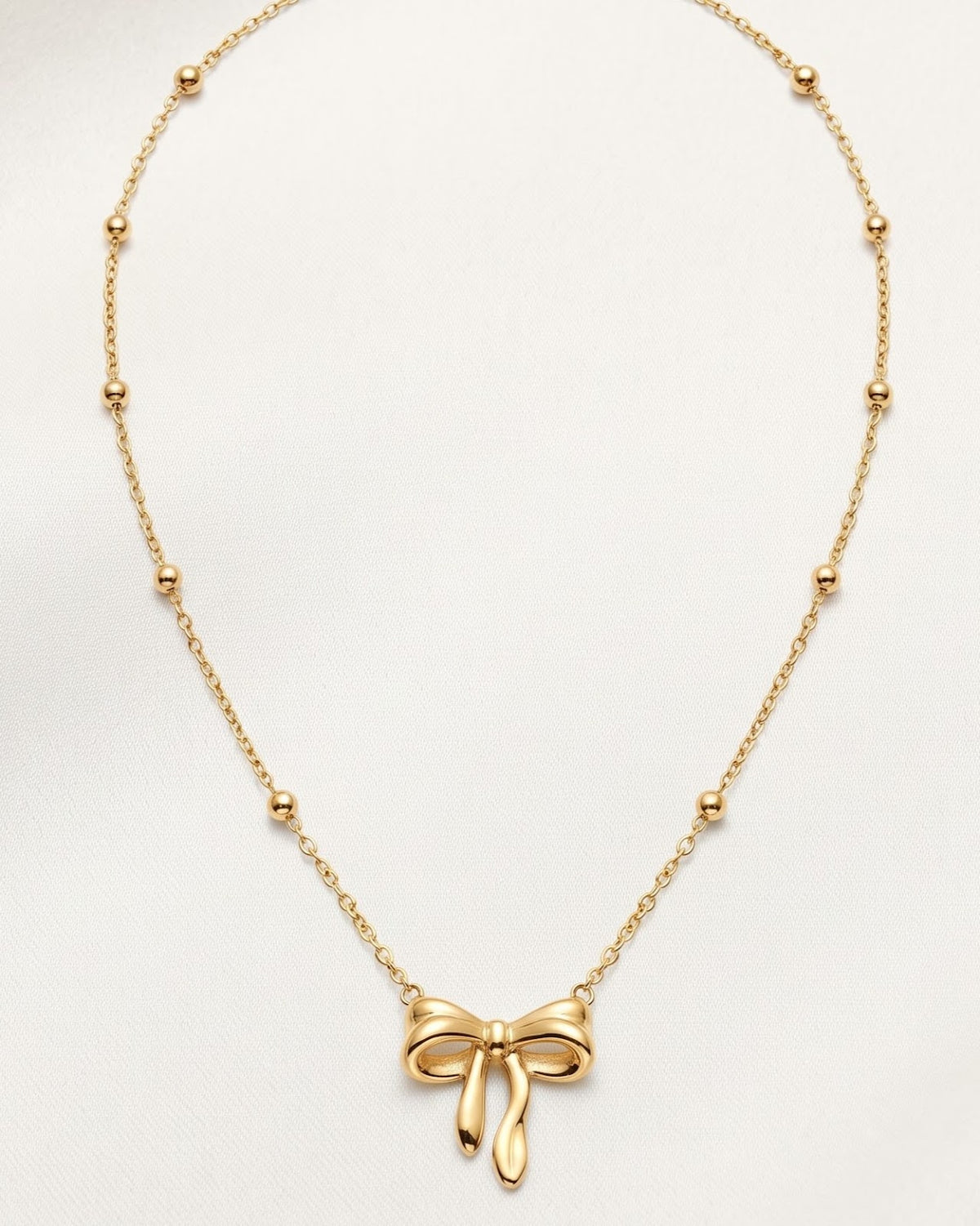 Solenne Bow Pendant Necklace – Close-up detail