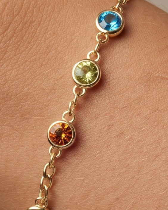 Solymi Prism Chain Bracelet – Cinematic shot
