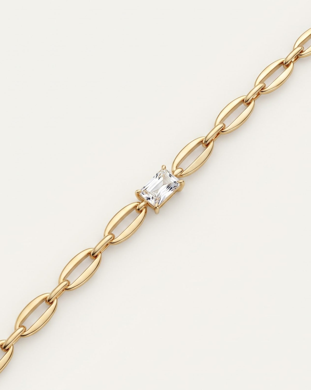 Solara Statement Link Chain Bracelet — display shot