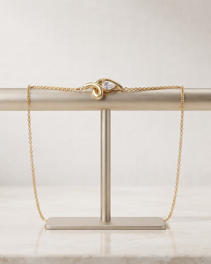 Solette Wave Solitaire Chain Bracelet — display shot