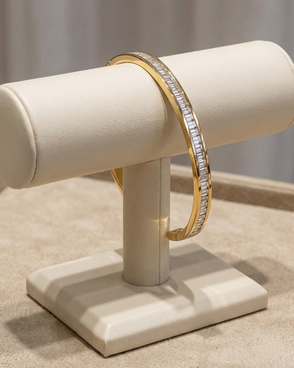 Solvira Baguette Bangle — display shot