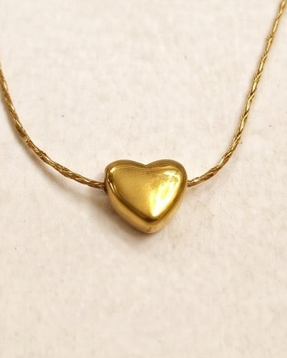 Solvelle Mini Heart Pendant Necklace - cinematic view