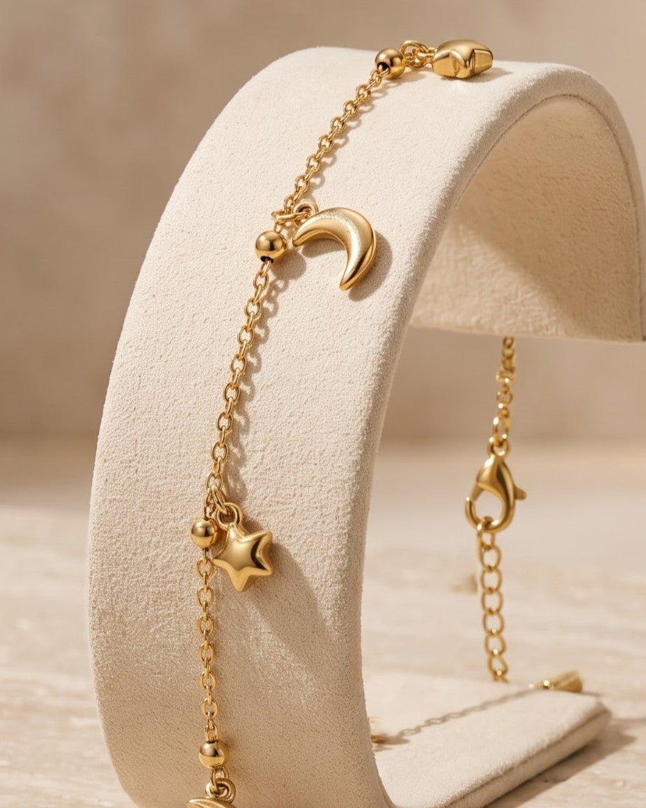 Solunia Moon Star Chain Bracelet - Display Shot