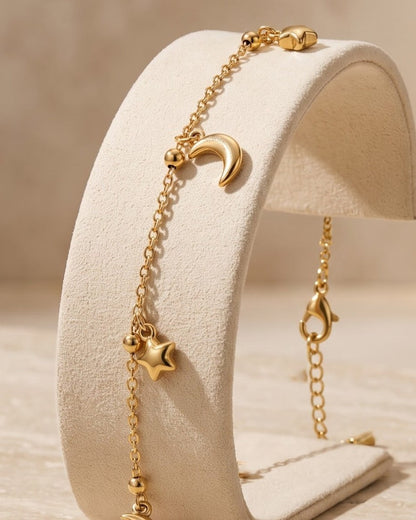 Solunia Moon Star Chain Bracelet - Display Shot