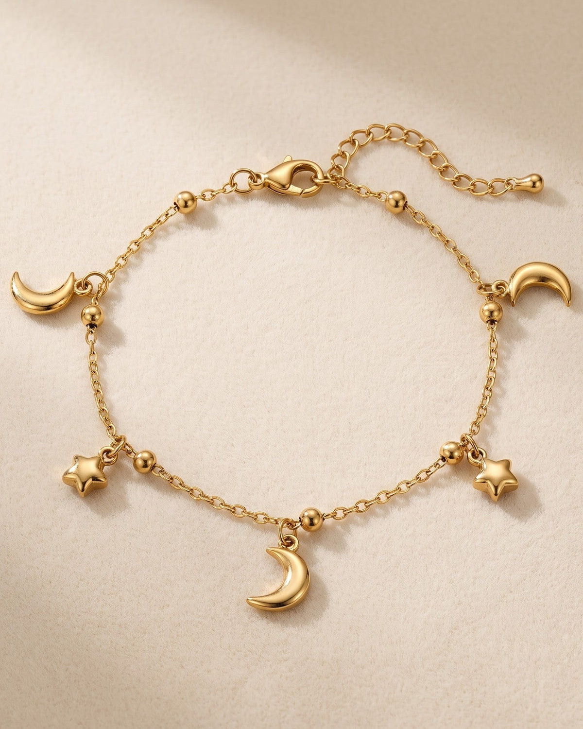 Solunia Moon Star Chain Bracelet - Close-up Detail Shot