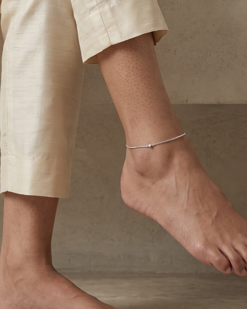 Solyen Slider Chain Anklet - Model Worn Shot