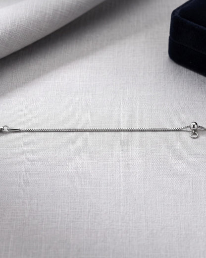 Solyen Slider Chain Anklet - Close-up Detail Shot