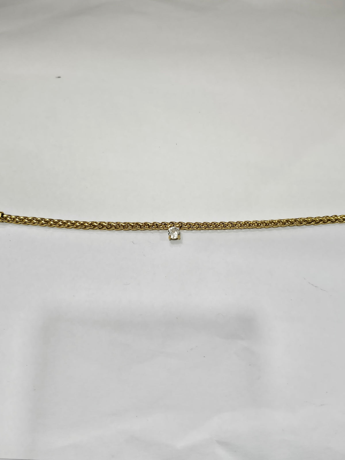 Solthera Twist Solitaire Chain Bracelet - Close-up Detail Shot