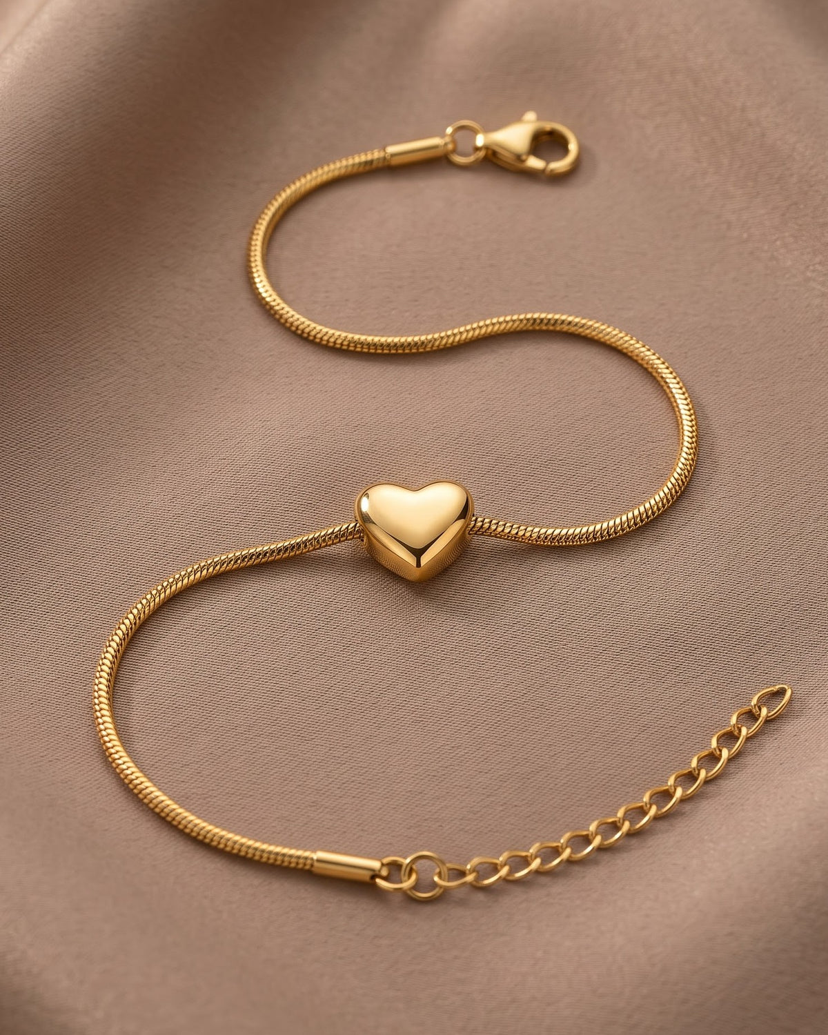 Solhera Heart Chain Bracelet - Hero Shot