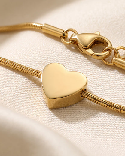 Solhera Heart Chain Bracelet - Cinematic Shot