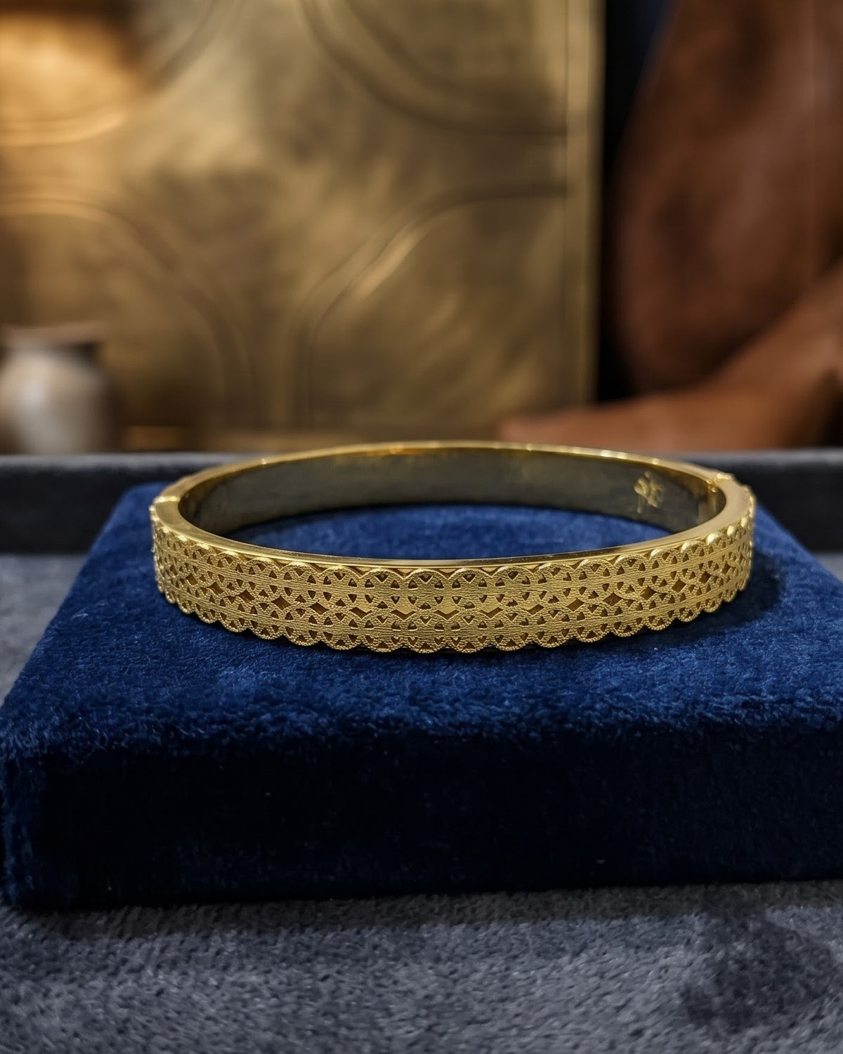 Soltaya Orbit Bangle — display shot