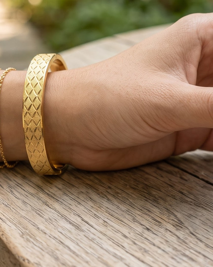 Solwira Lattice Bangle — close-up detail