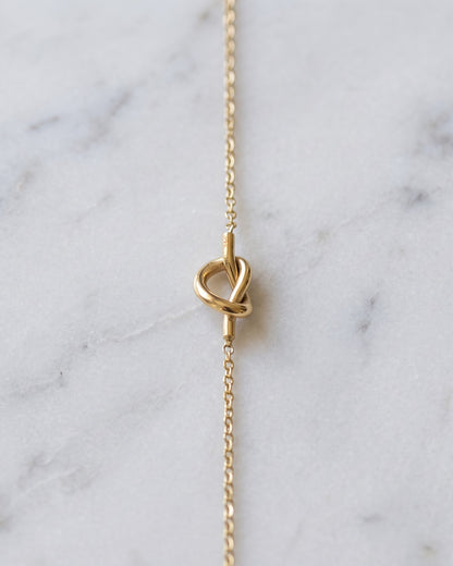 Solverin Love Knot Chain Bracelet - Hero view