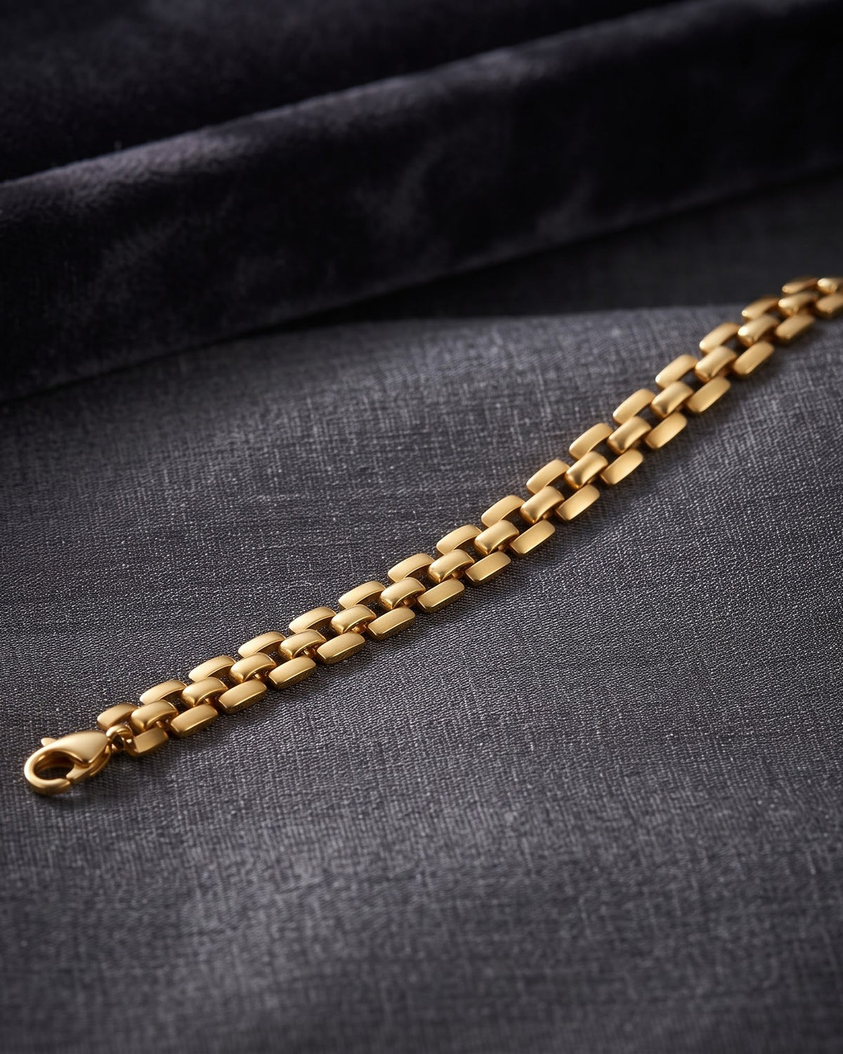 Solbrenn Panel Link Chain Bracelet - Hero view