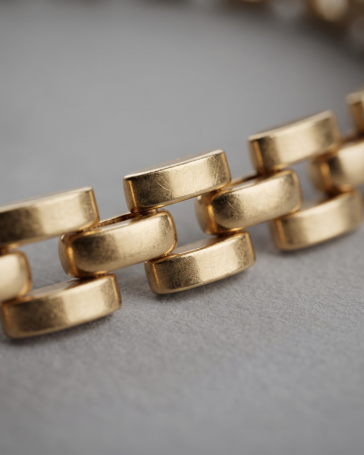 Solbrenn Panel Link Chain Bracelet - Detail view