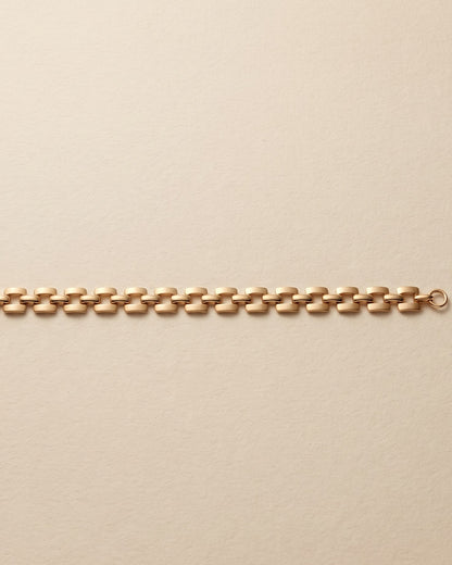 Solbrenn Panel Link Chain Bracelet - Close-up view