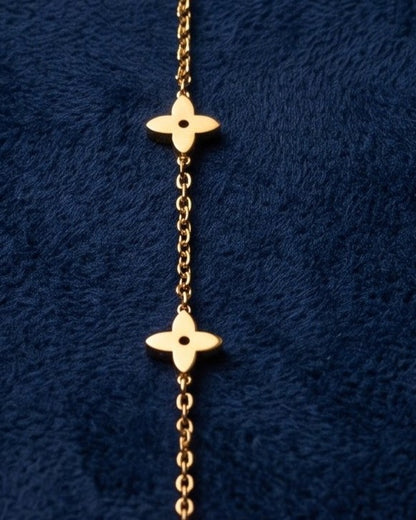 Solfiora Petal Chain Bracelet - Detail view