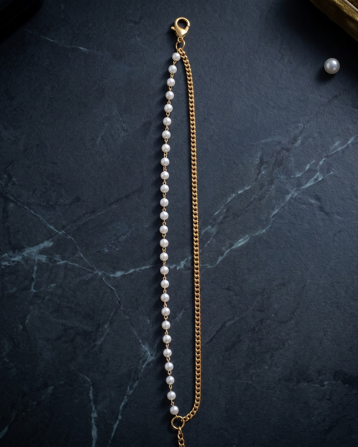Solmora Pearl Duo Chain Bracelet - Close-up view