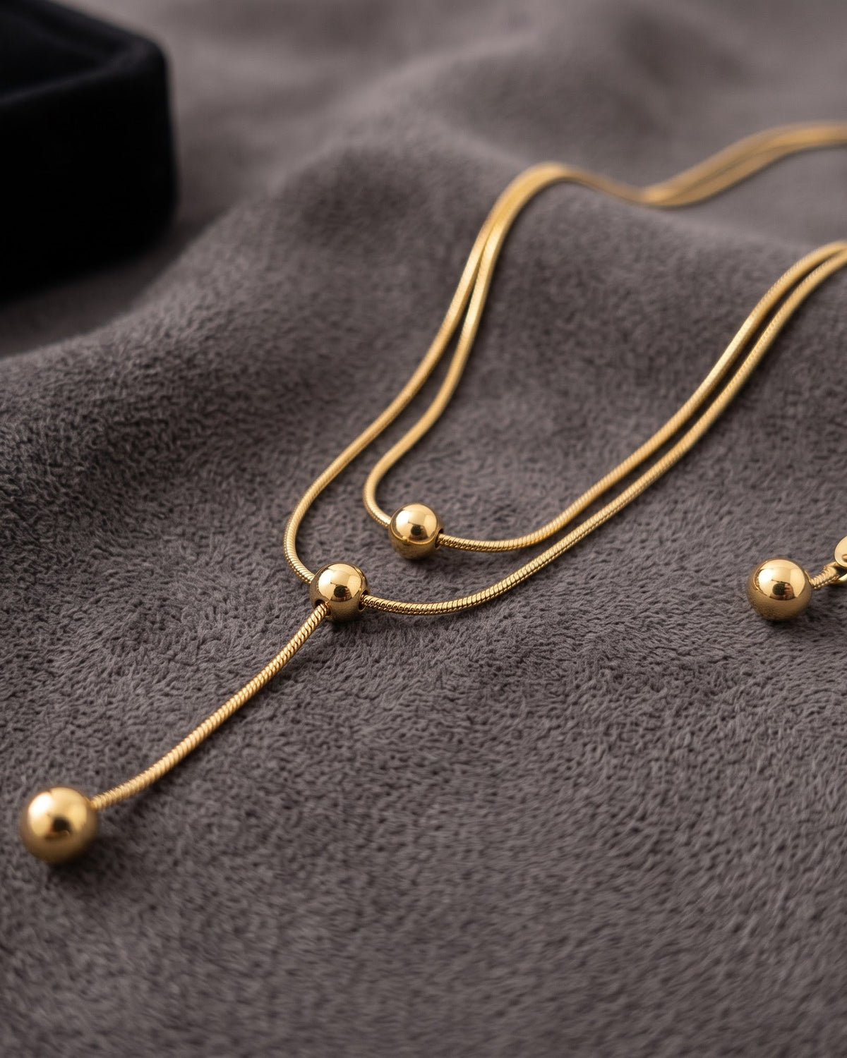 Solquenn Twin Ball Lariat Necklace - Detail view