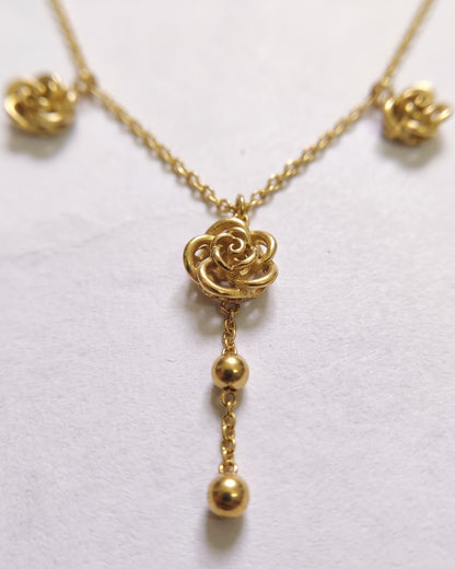 Solrene Triple Rose Lariat Necklace - Detail view