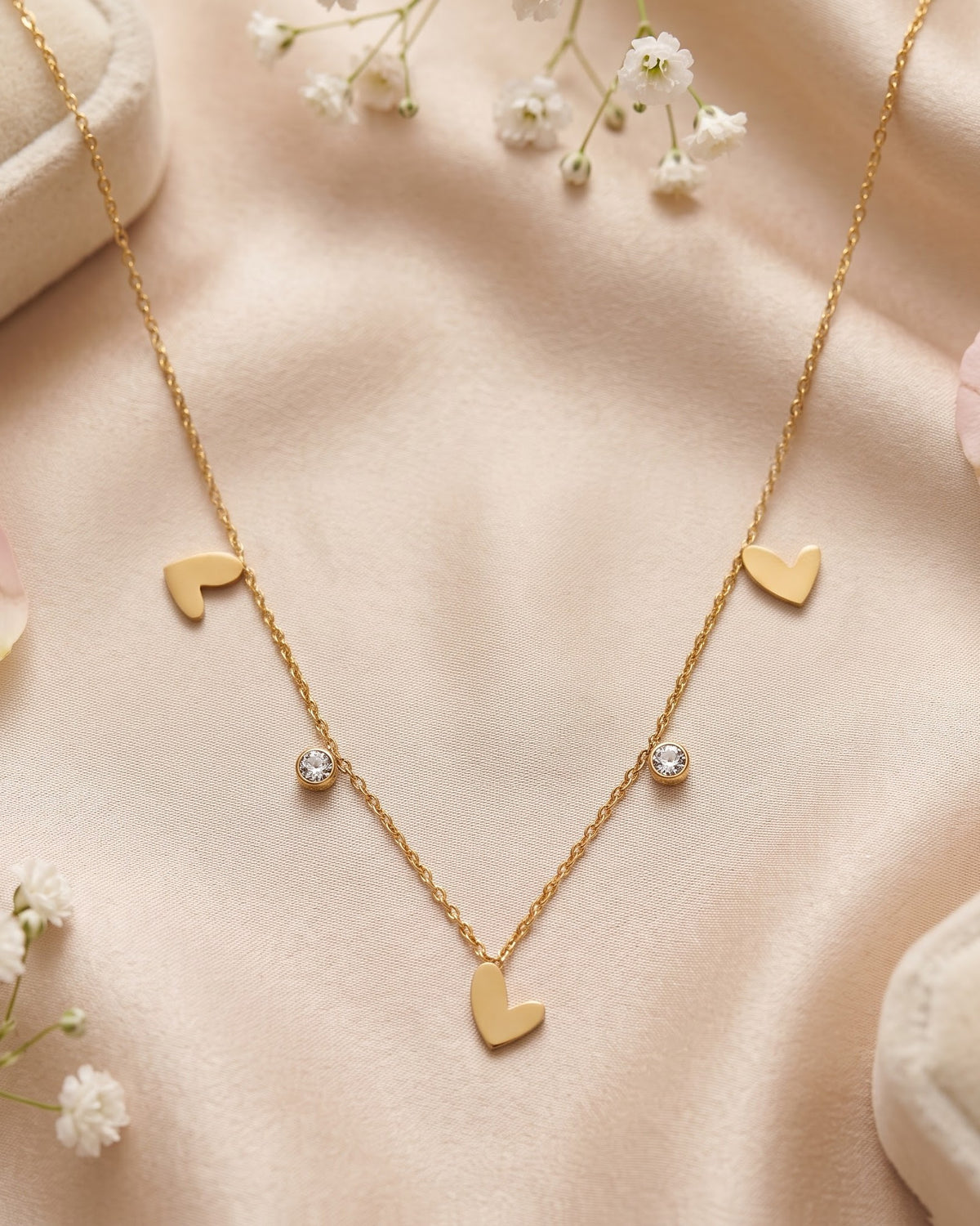Solamie Heart Charm Chain Necklace - Close-up view