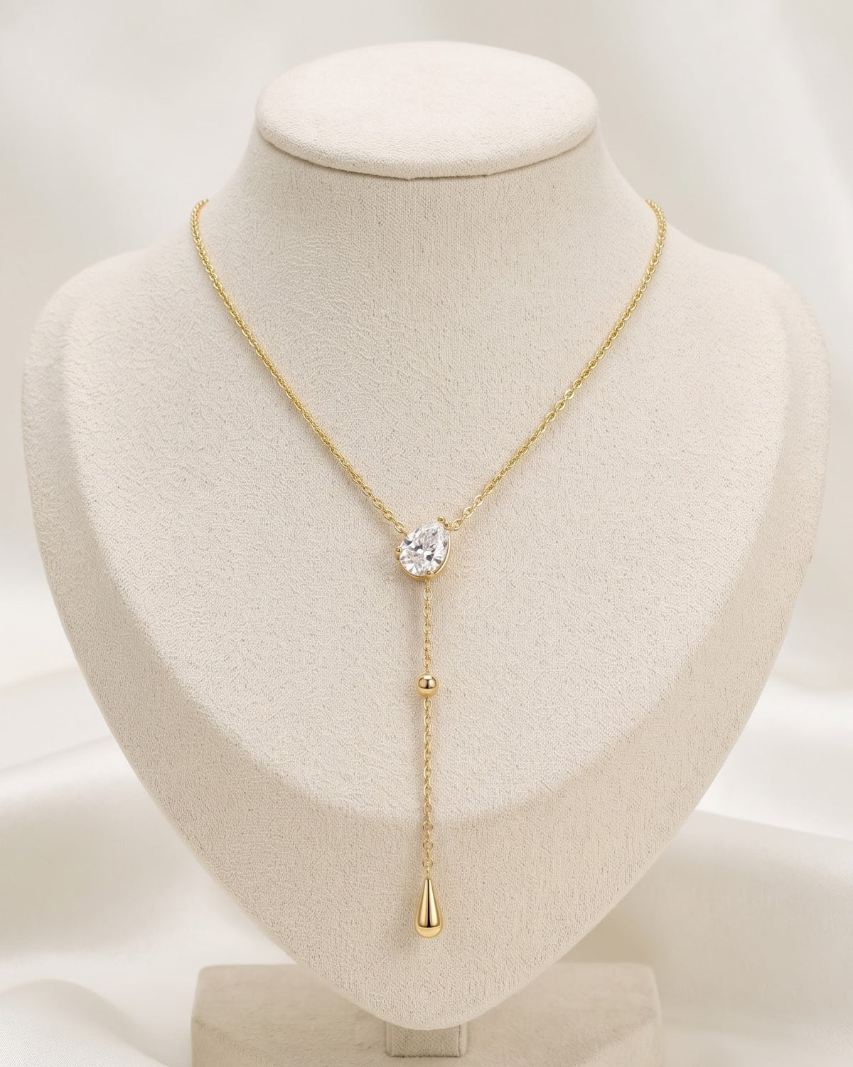 Solmavi Pear Drop Lariat Necklace - close-up view