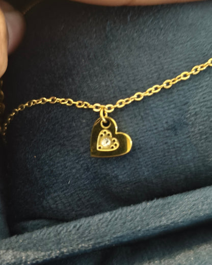 Solfenna Heart Charm Anklet - cinematic view
