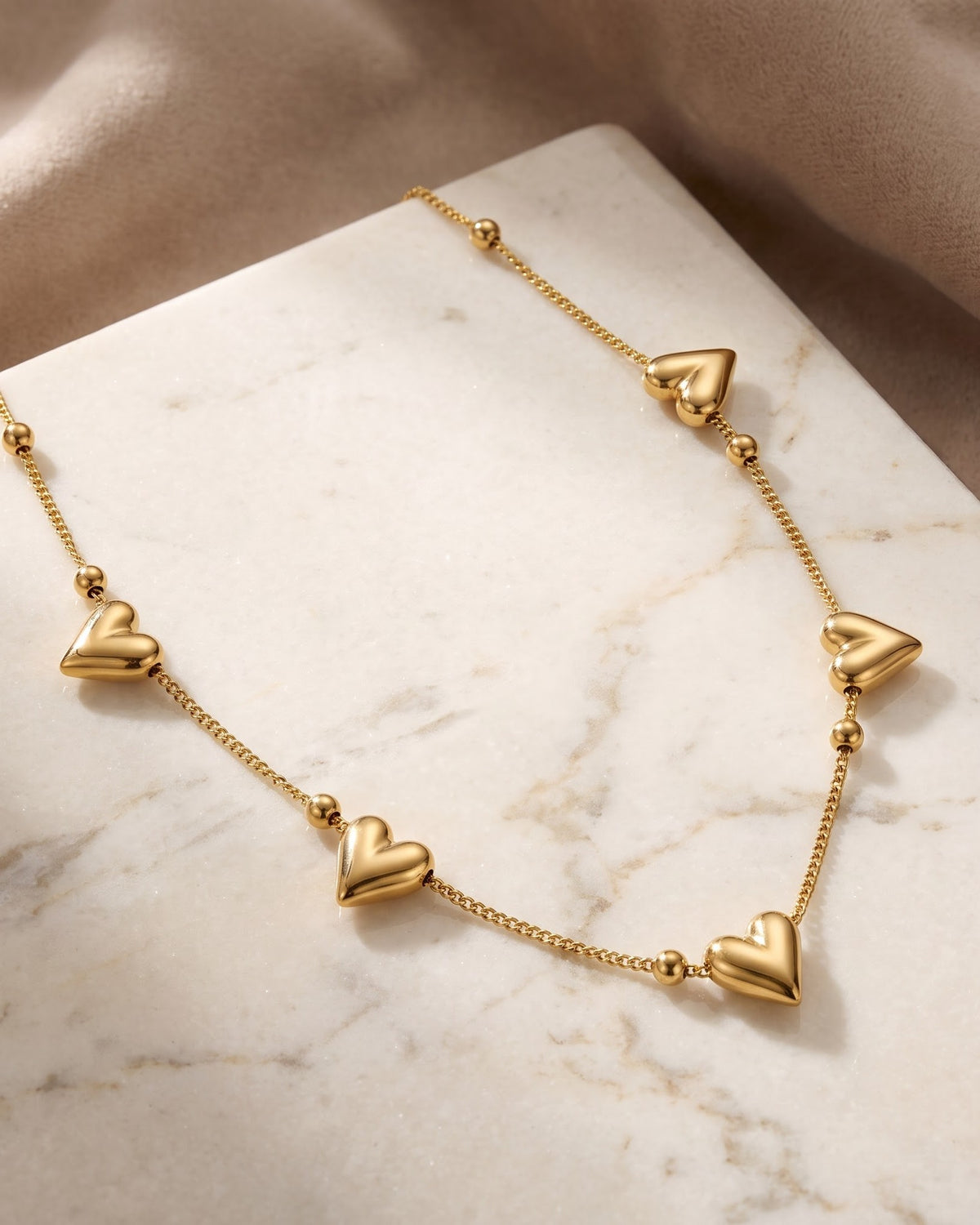 Solvenna Five Heart Chain Necklace - close-up view
