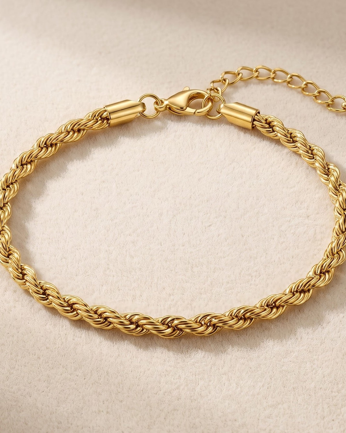 Soltevi Twist Chain Bracelet - cinematic view