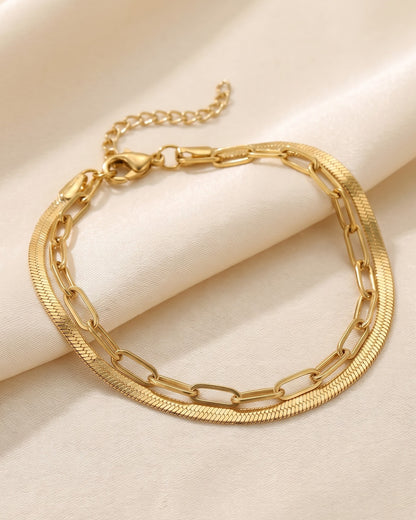 Solvelle Layered Chain Anklet - close-up view