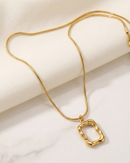 Solvona Frame Pendant Necklace – Close-up Shot