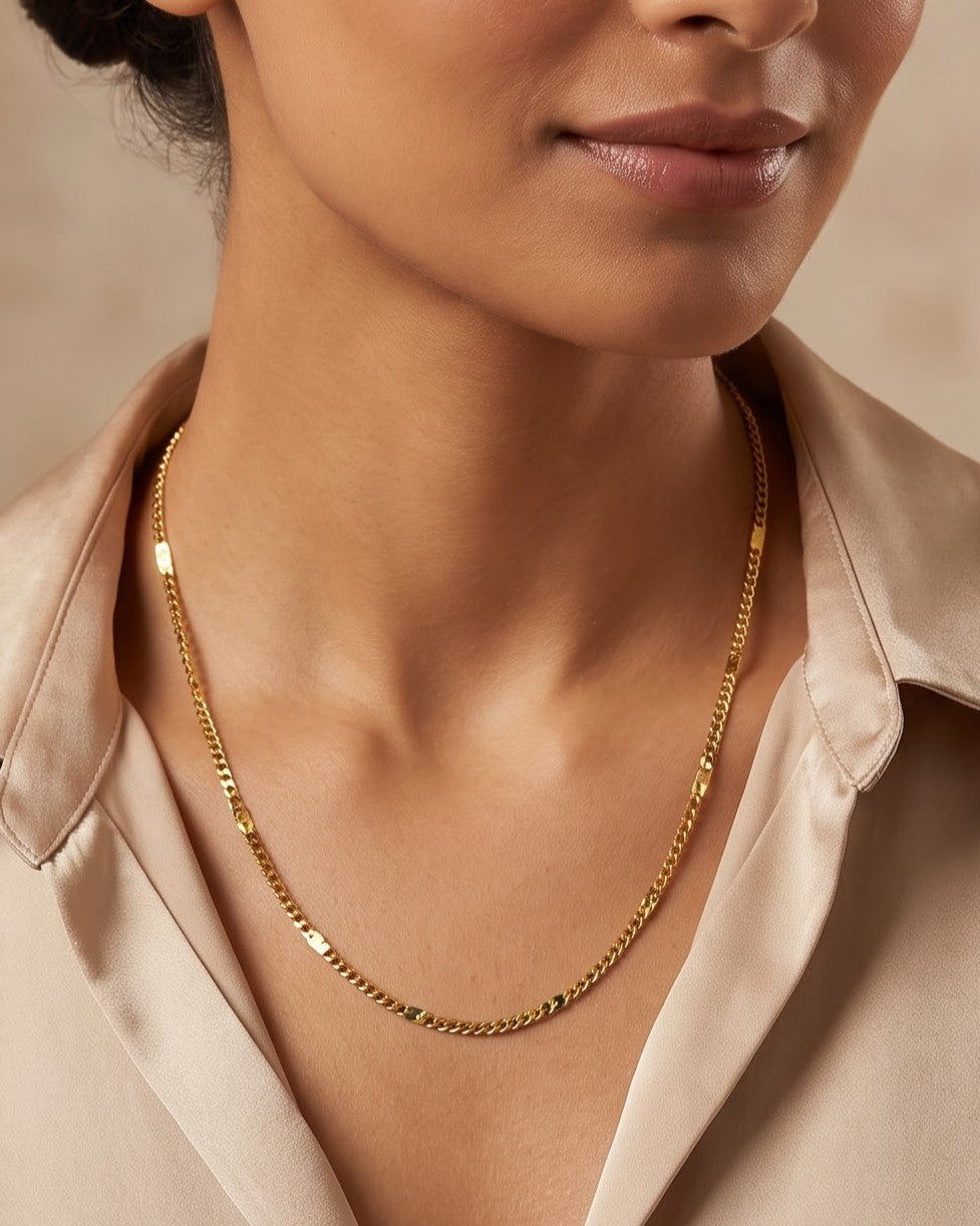 Solkena Link Chain Necklace – Model/Worn Shot