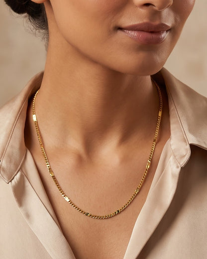Solkena Link Chain Necklace – Model/Worn Shot