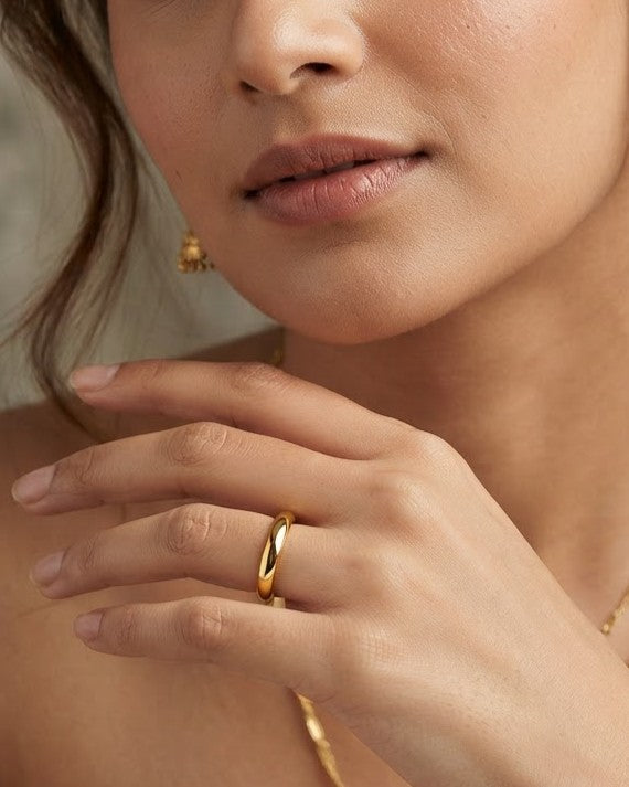 Solyre Smooth Band Ring — worn on hand