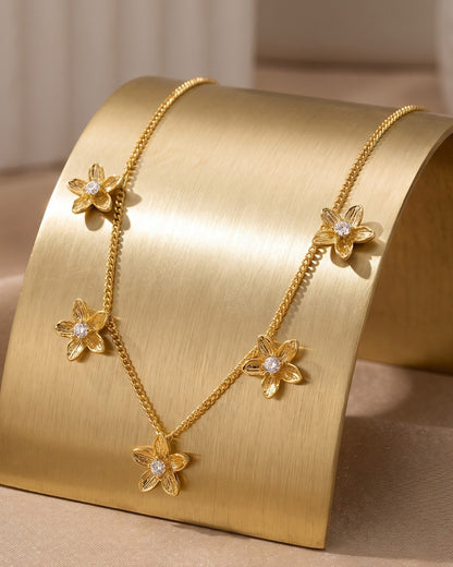 Solume Star Blossom Chain Necklace - Display shot