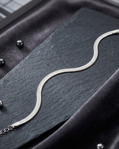 Solisa Wave Chain Anklet - Hero Shot