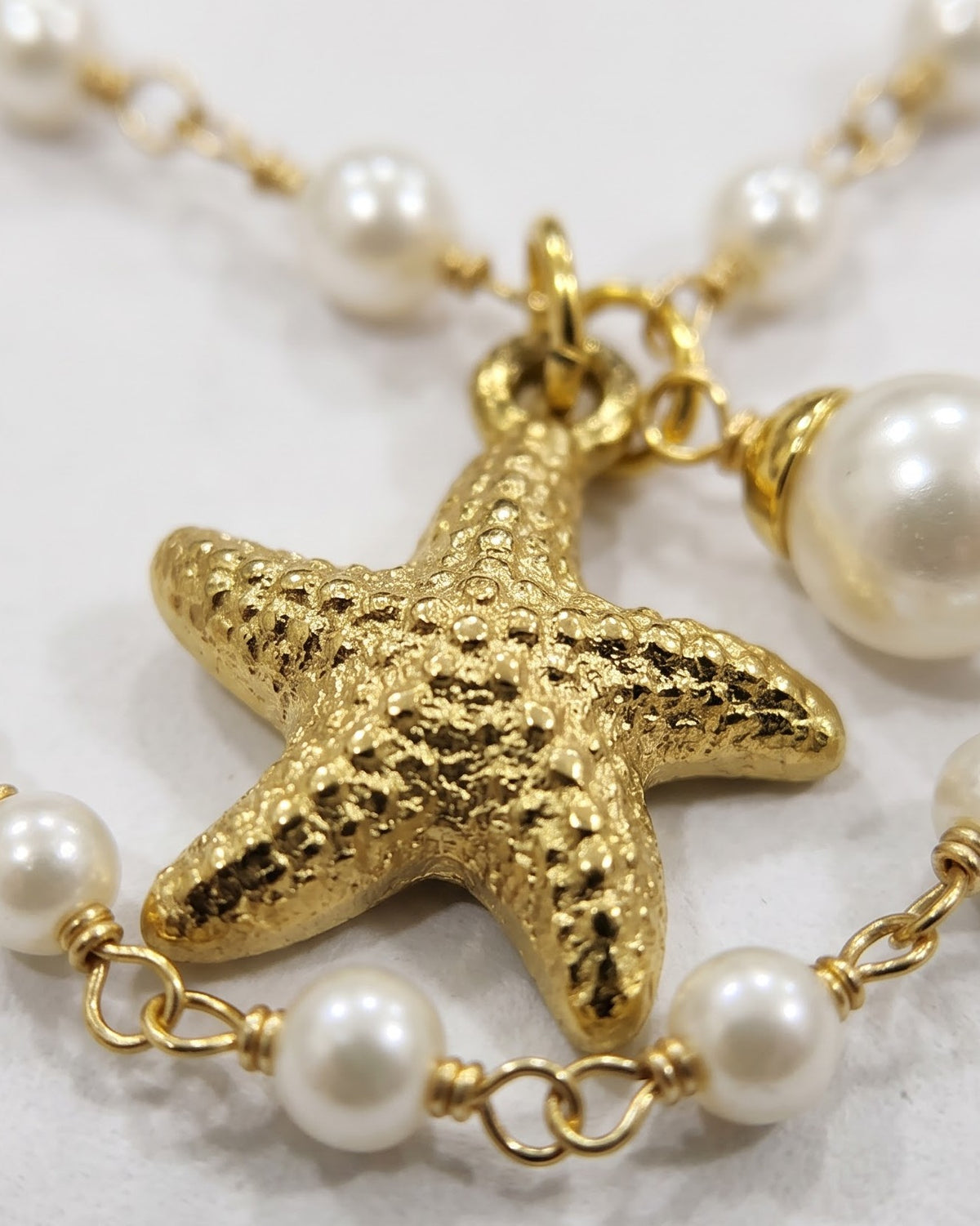 Solreva Starfish Pendant Necklace - Cinematic Shot