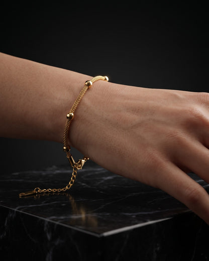 Solmeva Station Chain Bracelet - Close-up Detail Shot