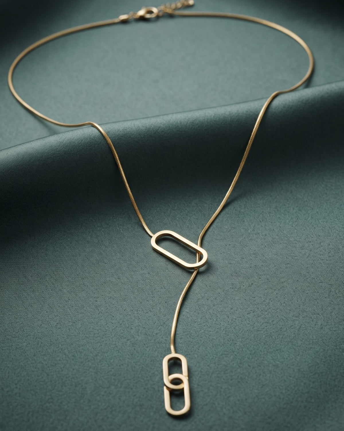 Solkeya Link Chain Necklace - Hero shot