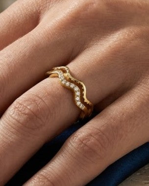 Solwene Wave Band Ring — worn on hand