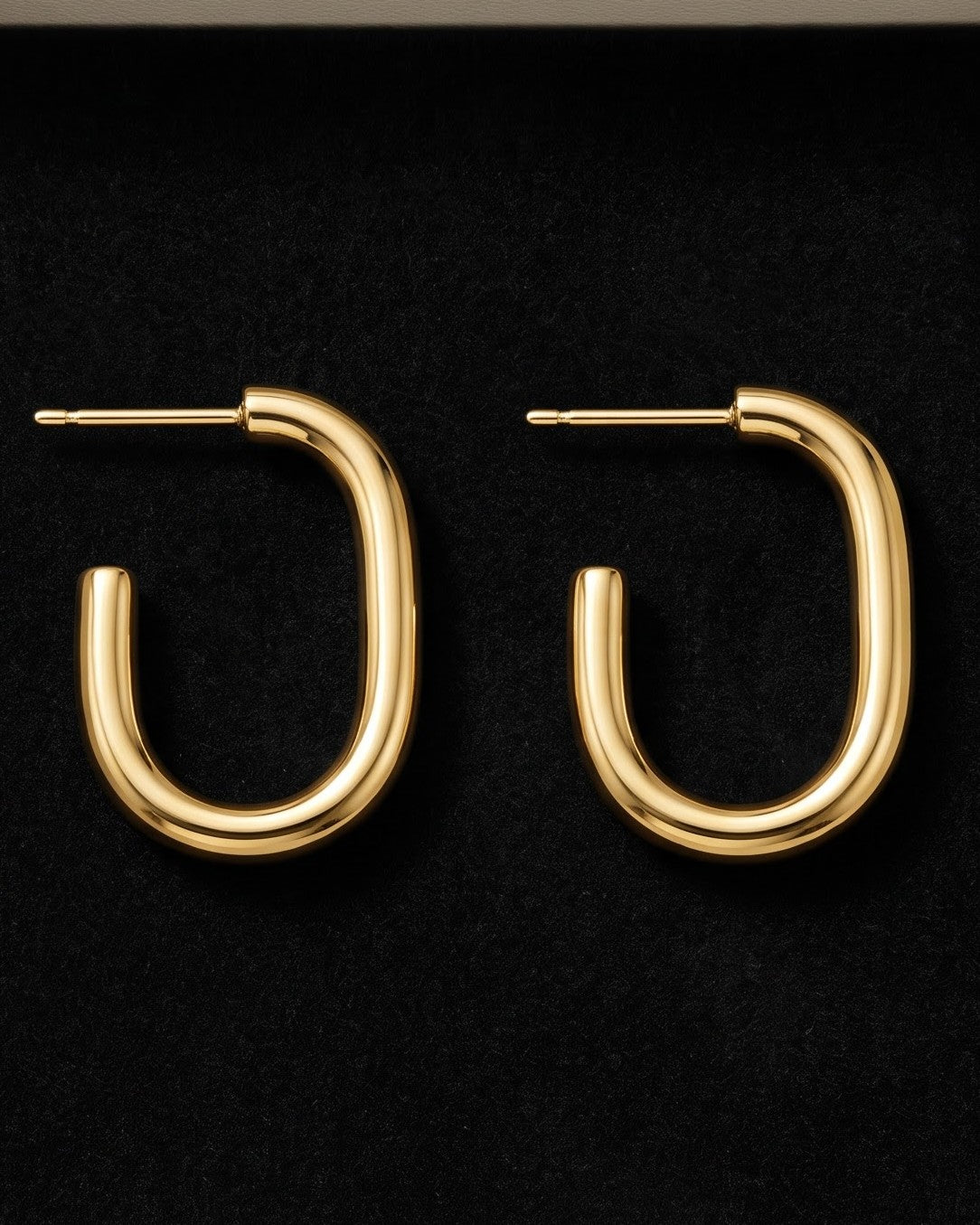 Solkavi Arc Stud Earrings - Close-up Detail