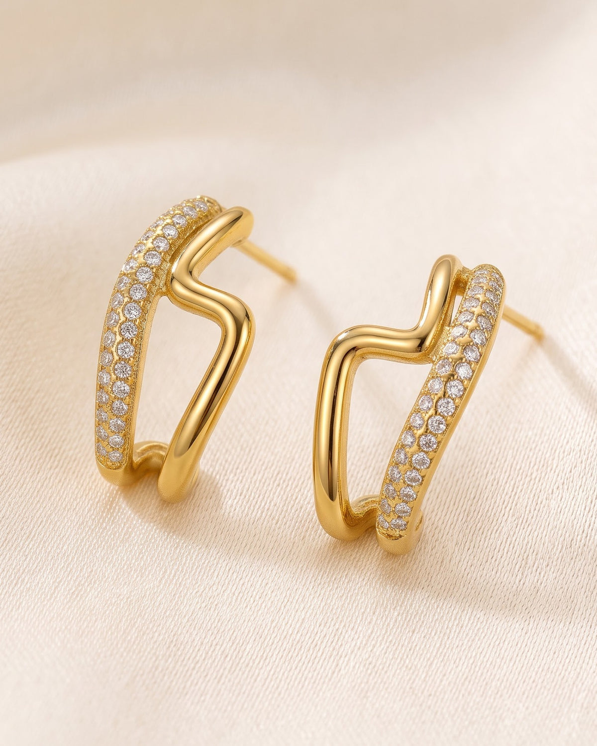 Soltavi Zigzag Stud Earrings - Close-up Detail