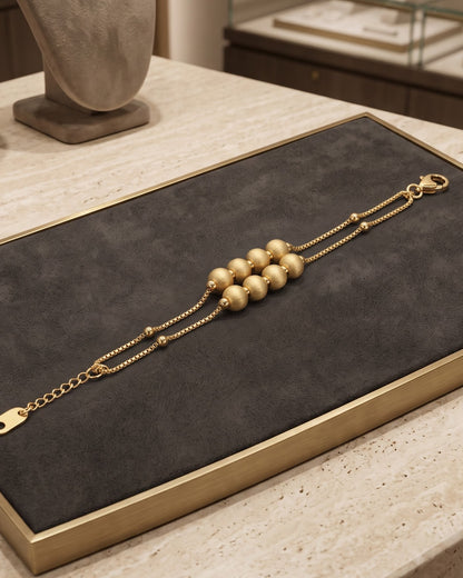 Solayo Cascade Chain Bracelet - Stand Display Shot