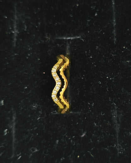 Solwene Wave Band Ring — close-up detail