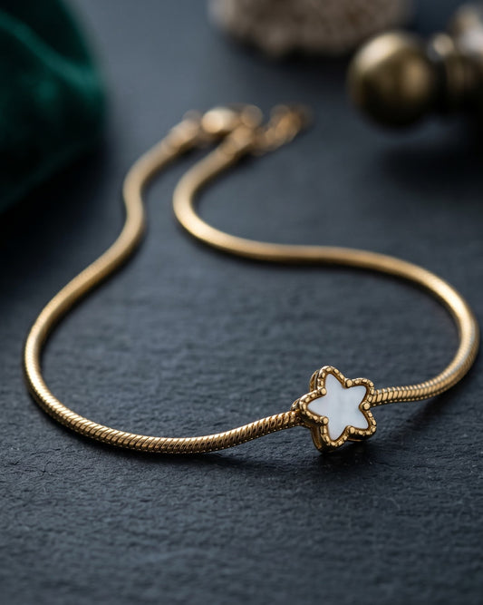 Solyva Blossom Chain Bracelet - Hero Shot