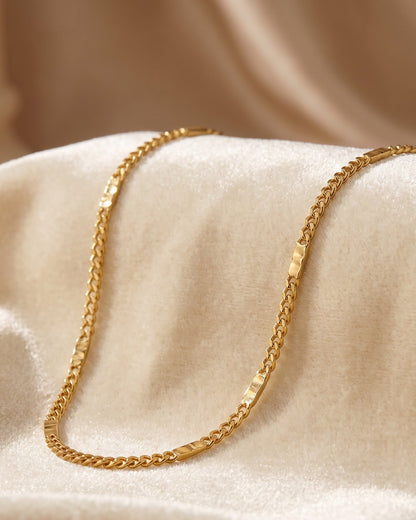 Solkena Link Chain Necklace – Hero Shot
