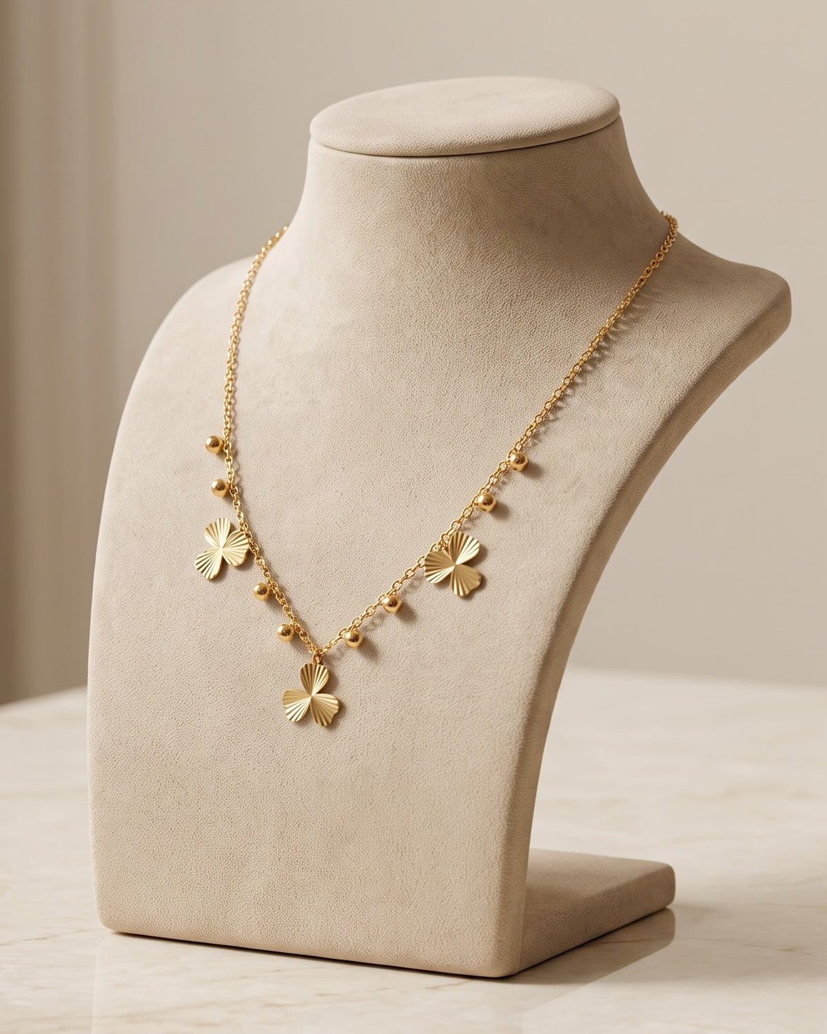Solrona Clover Charm Chain Necklace – Stand/Display Shot